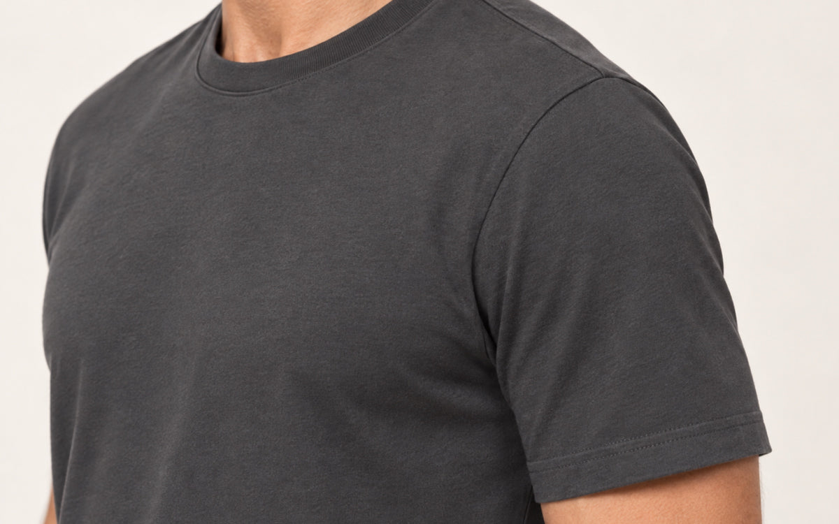 Camiseta Clássica Pré-Lavada de Algodão Premium Grafite