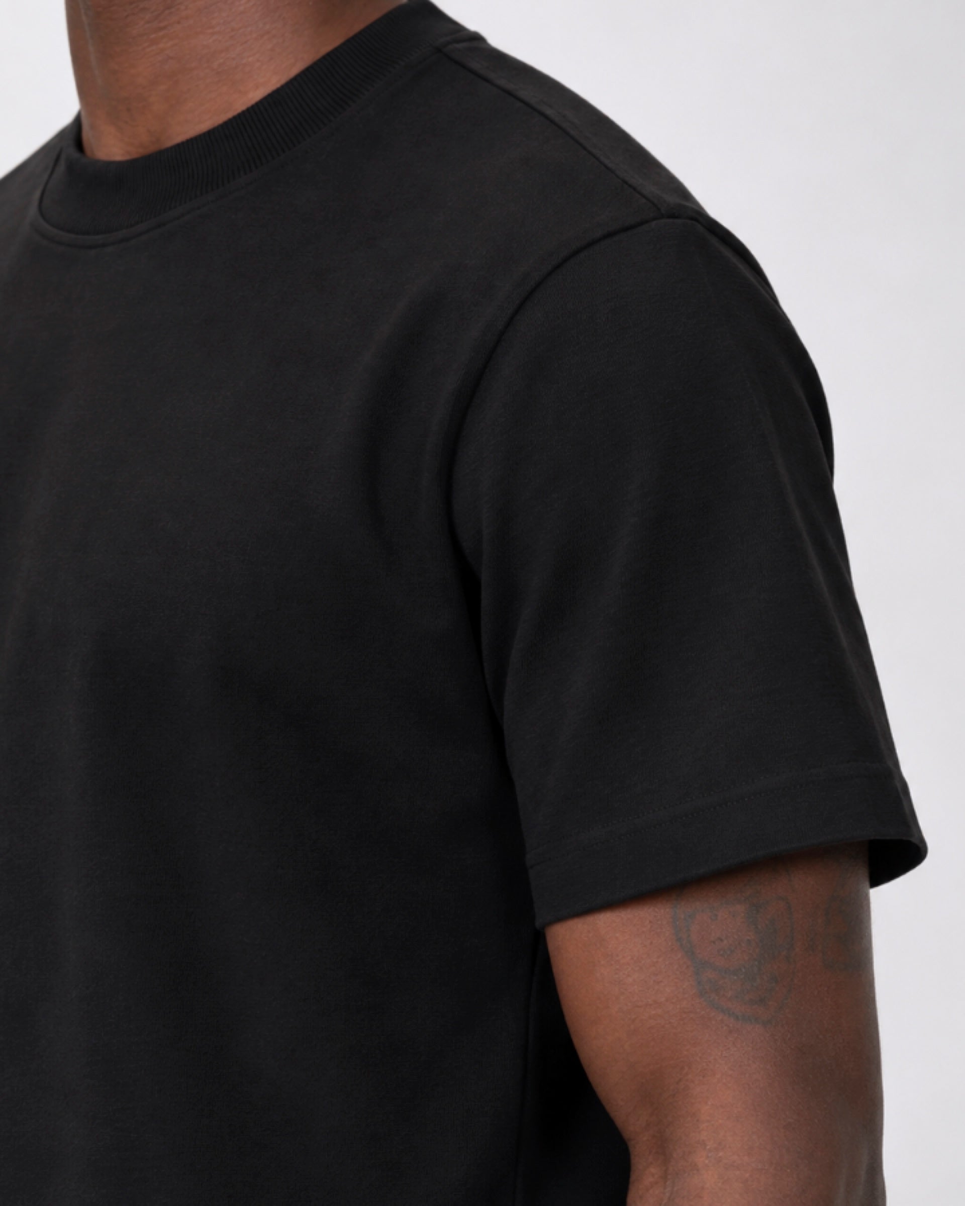 Camiseta Bossa Suedine Preta