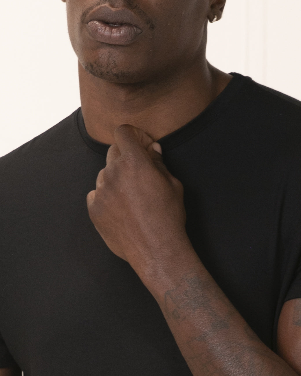 Referência de acabamento da camiseta