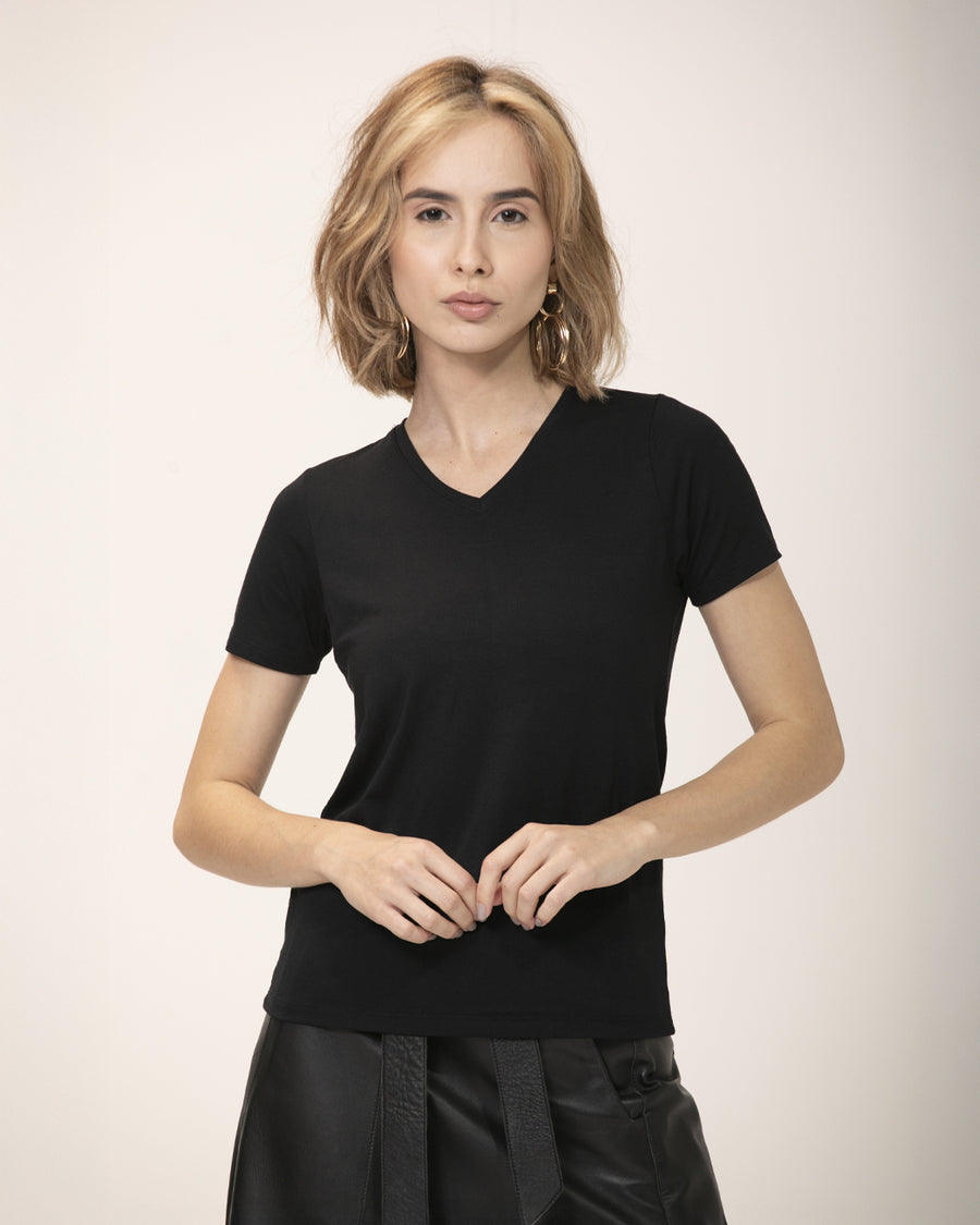 Camiseta Tecnológica Modal Gola V Feminina Preto